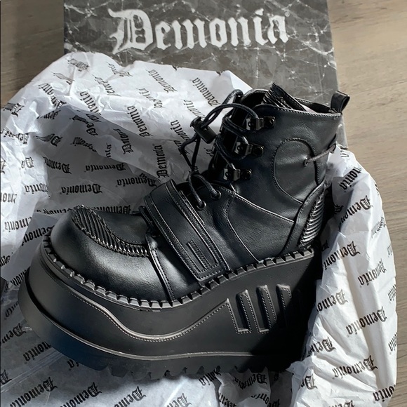 Demonia Shoes - Stomp13
